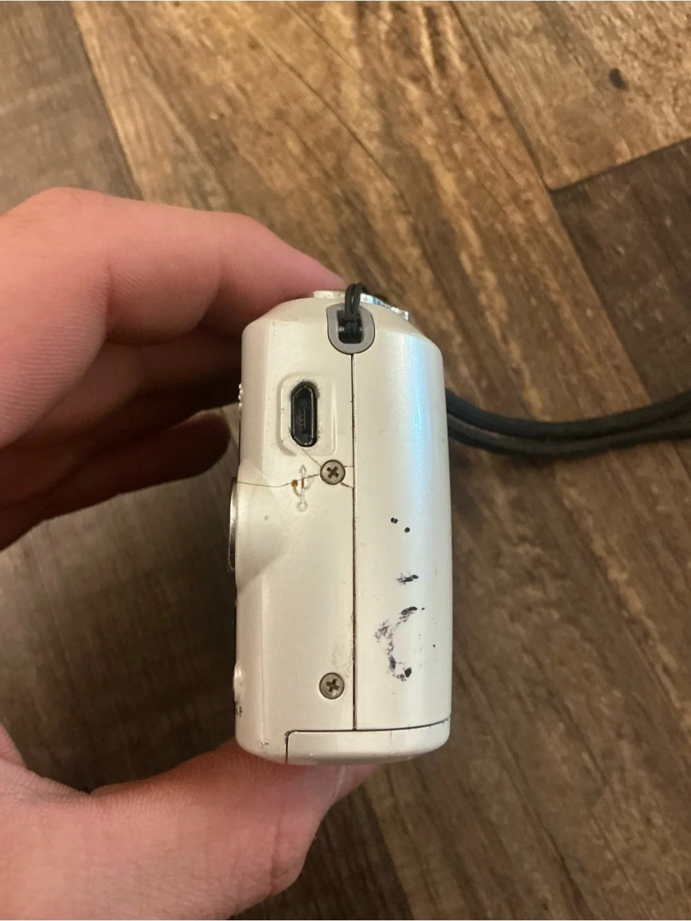 Kodak EasyShare C1530 14.0MP Digital Camera for parts problem with screen